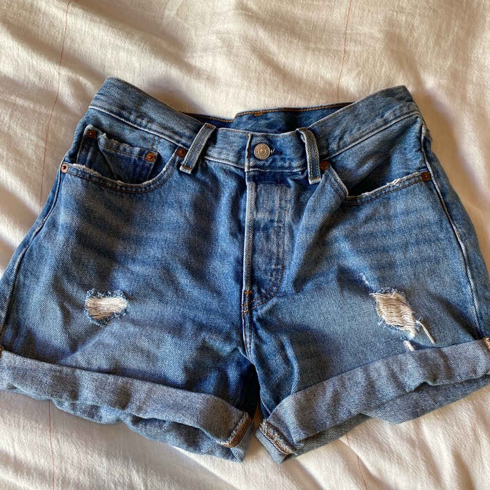 Classic Levi’s 501 button fly Jean shorts
